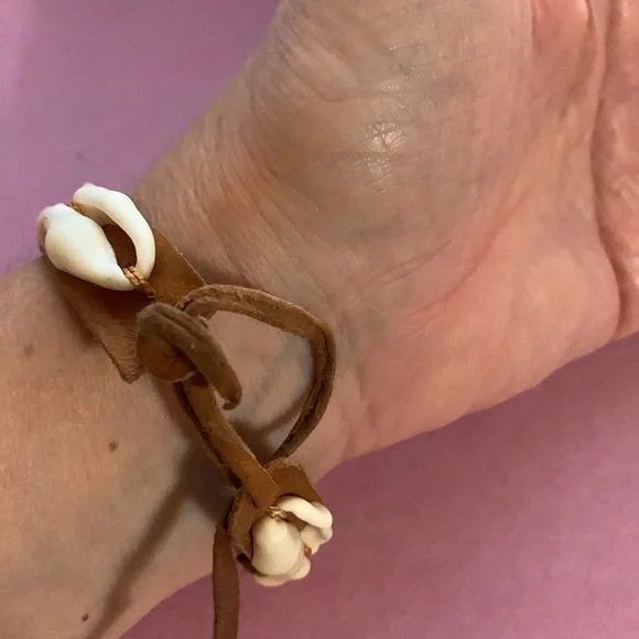 Shell bracelet* - Picture 4 of 6